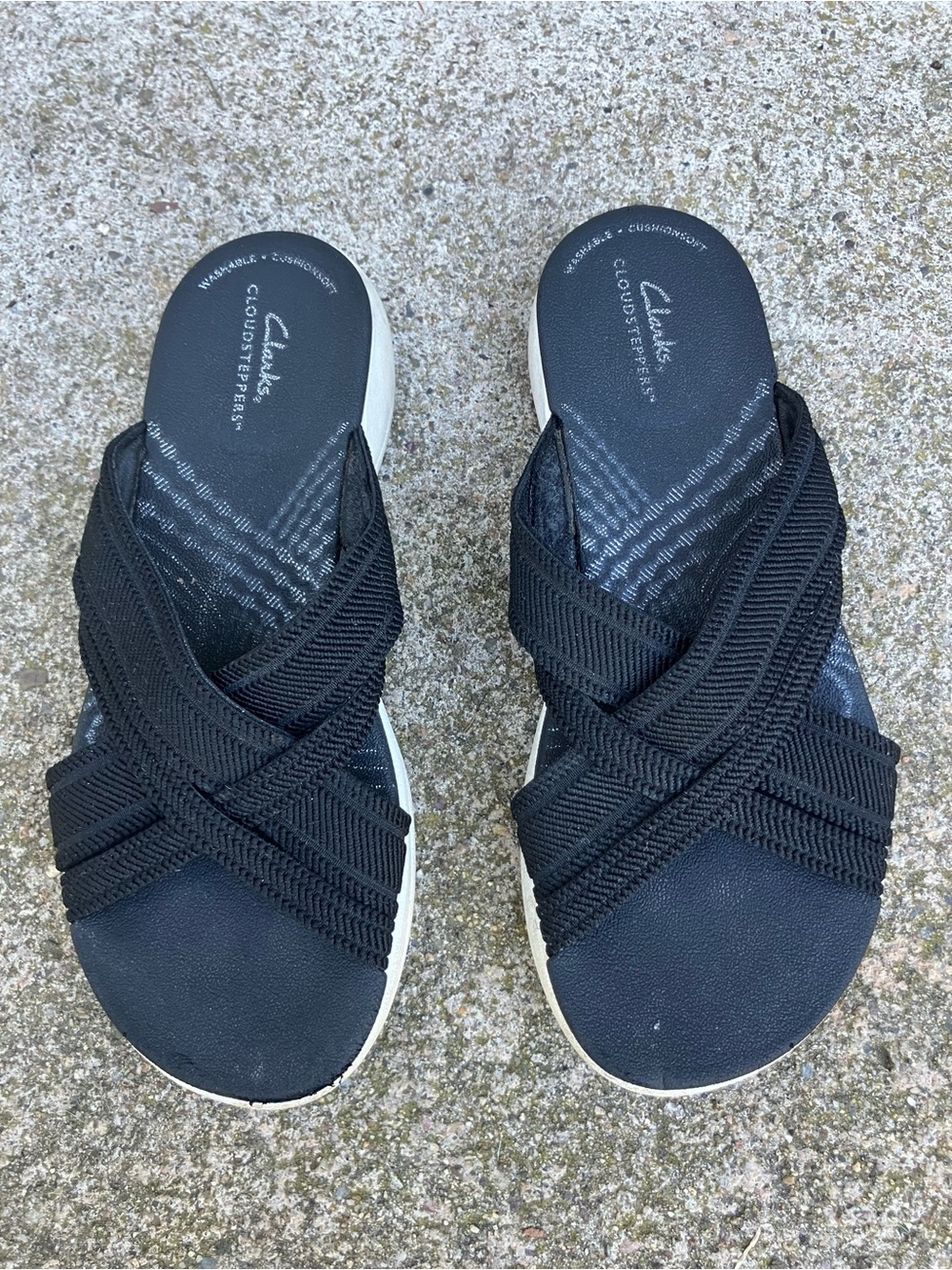 Clarks Women’s Black Crisscross Elastic Slide Sandals